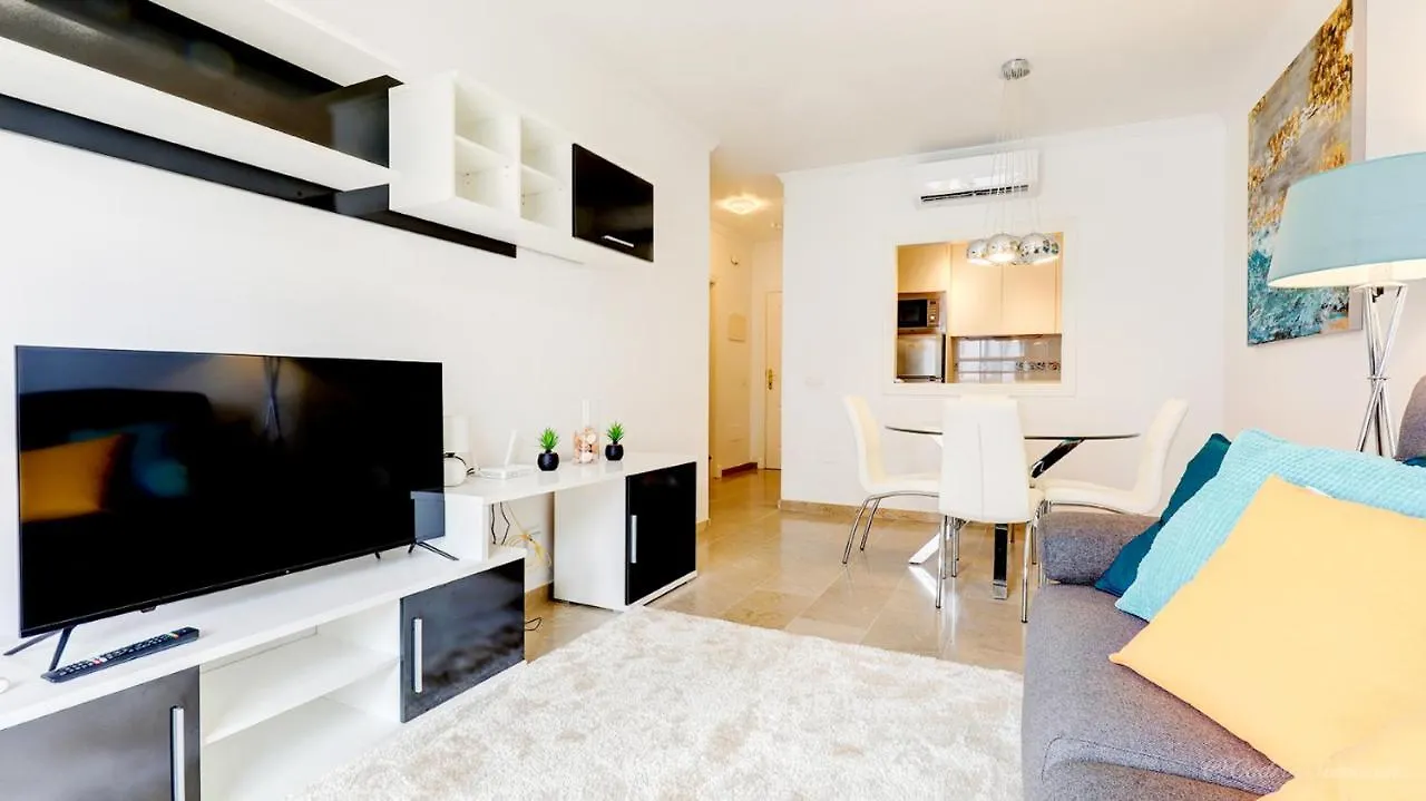 Cozy Apartment Overlooking Estepona'S Marina!  Estepona