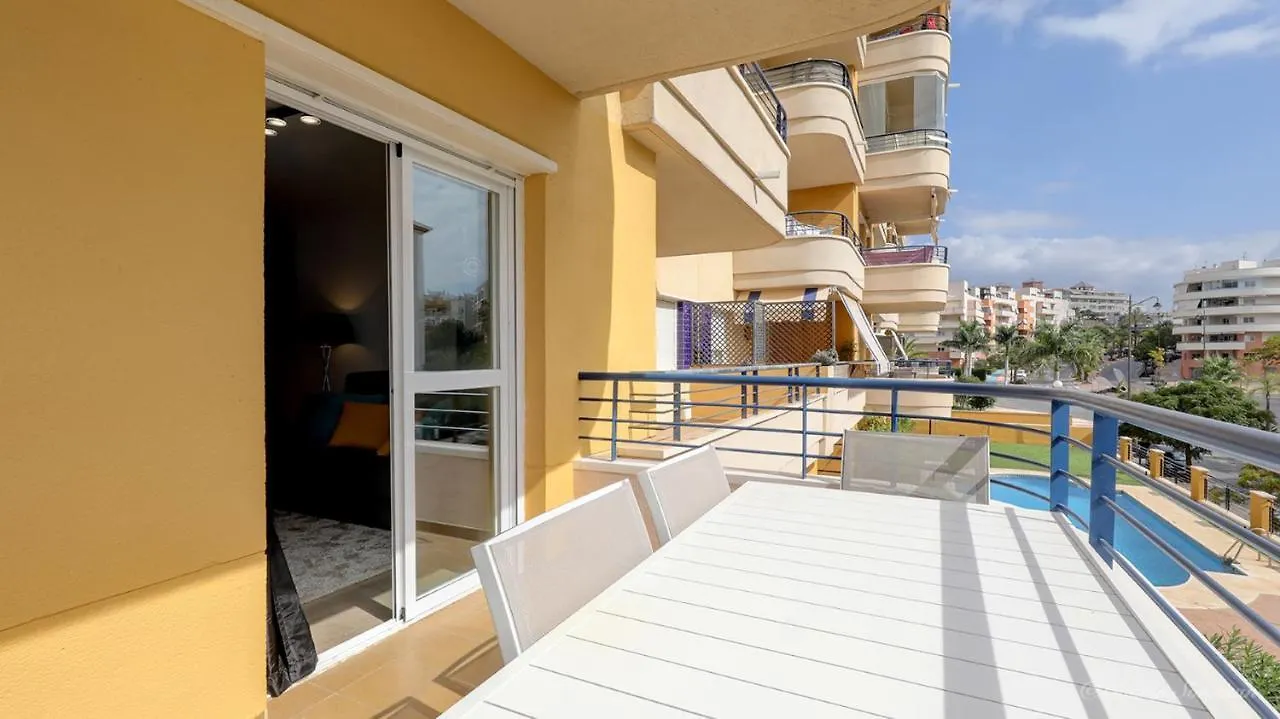 Cozy Apartment Overlooking Estepona'S Marina!