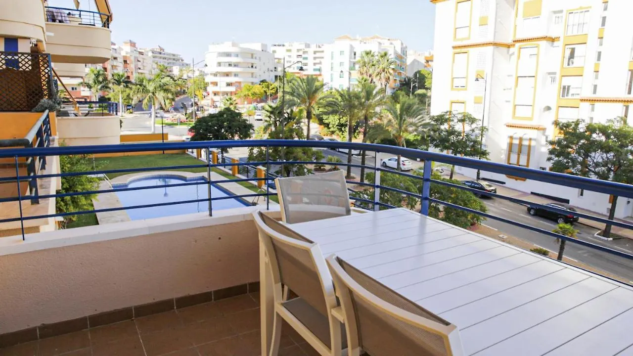 Cozy Apartment Overlooking Estepona'S Marina! Estepona