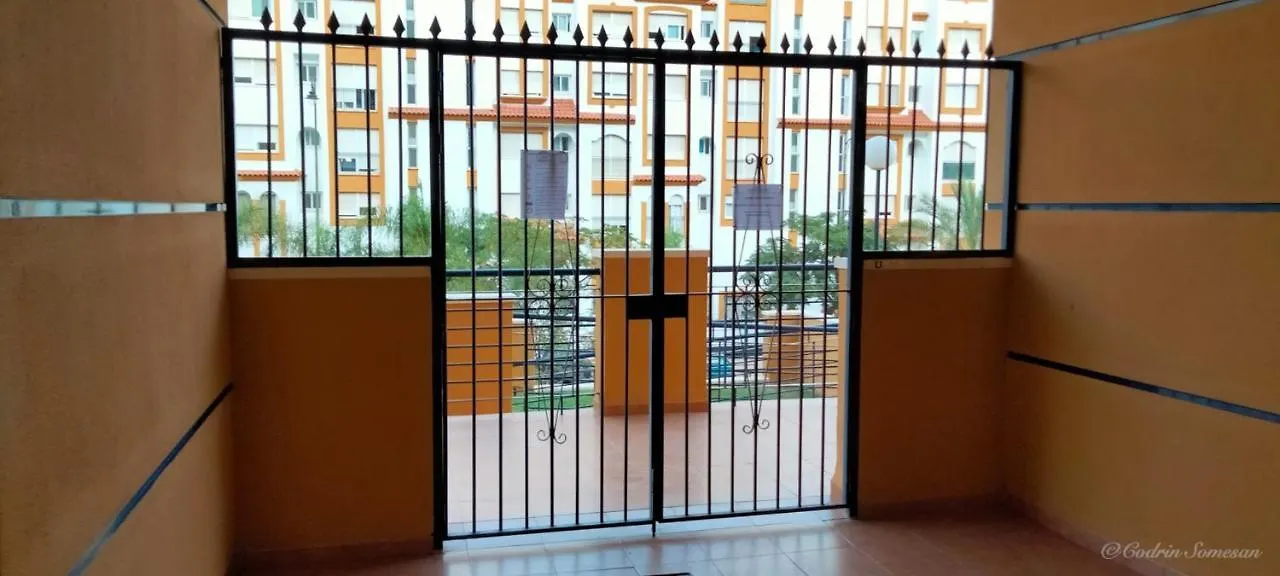 Cozy Apartment Overlooking Estepona'S Marina!